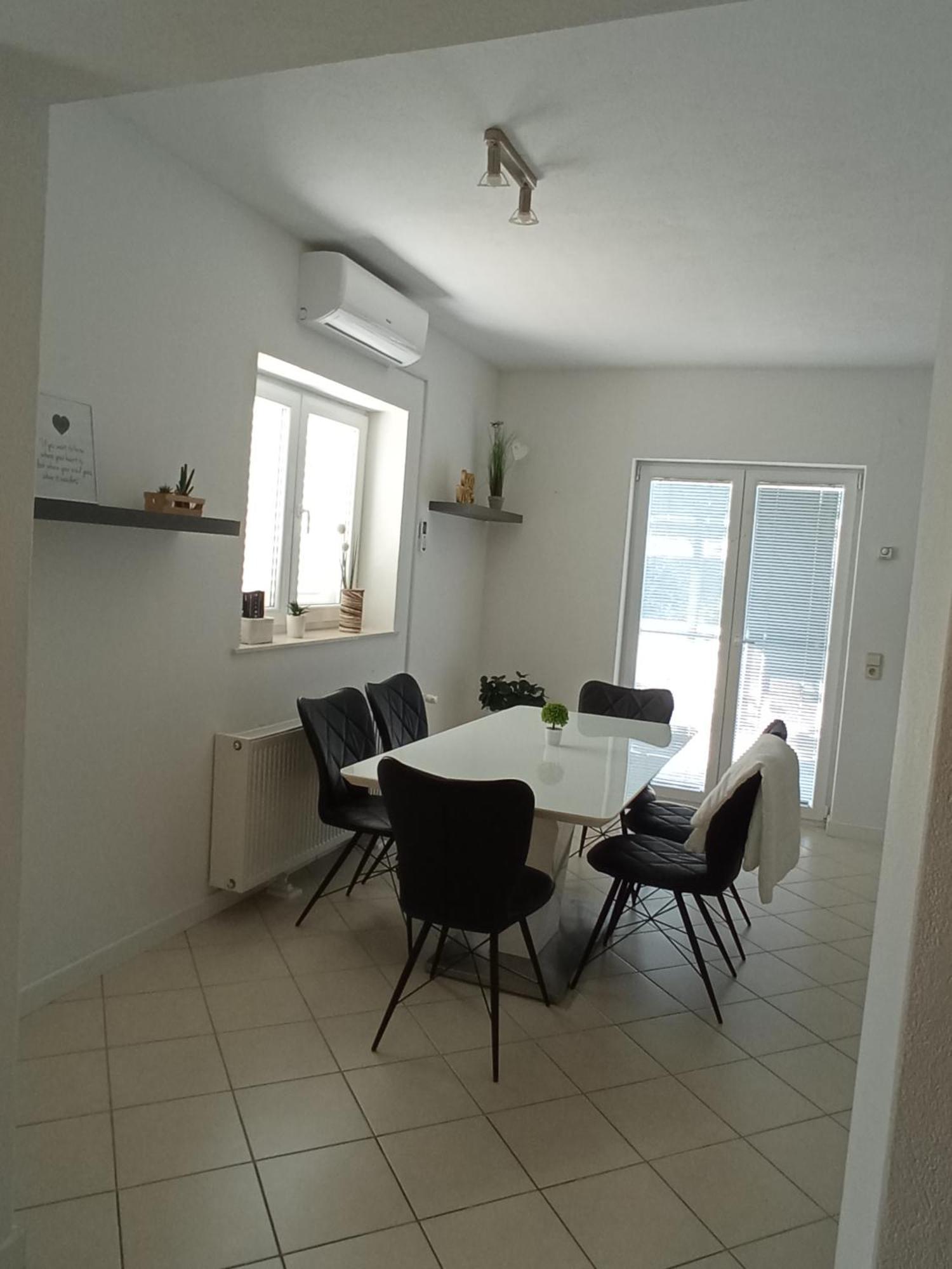 Apartman Carpe Diem Sutomiscica Экстерьер фото